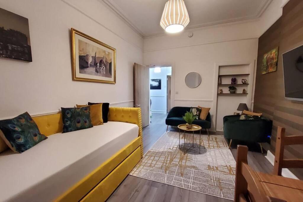 Leith Spectacular Apartment By Sensational Stay Short Lets & Serviced Accommodation With 6 Separate Beds & 2 Baths Edinburgh Buitenkant foto