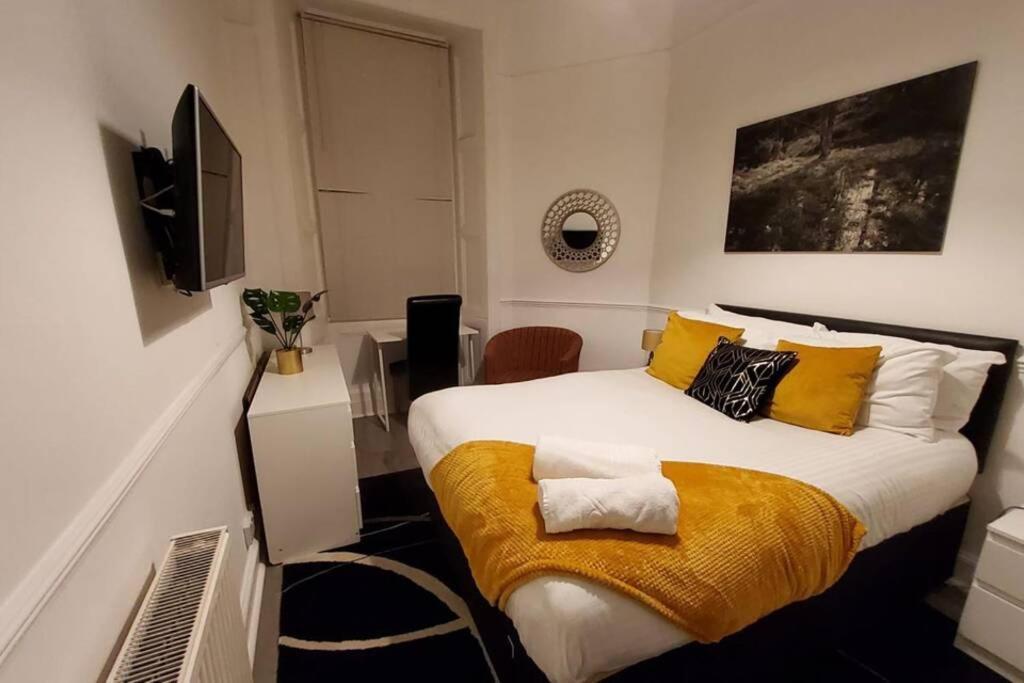 Leith Spectacular Apartment By Sensational Stay Short Lets & Serviced Accommodation With 6 Separate Beds & 2 Baths Edinburgh Buitenkant foto