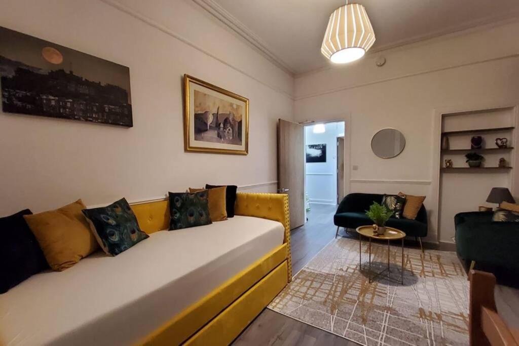 Leith Spectacular Apartment By Sensational Stay Short Lets & Serviced Accommodation With 6 Separate Beds & 2 Baths Edinburgh Buitenkant foto
